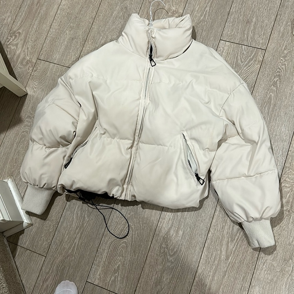 Oversized creme puffer jacket size M